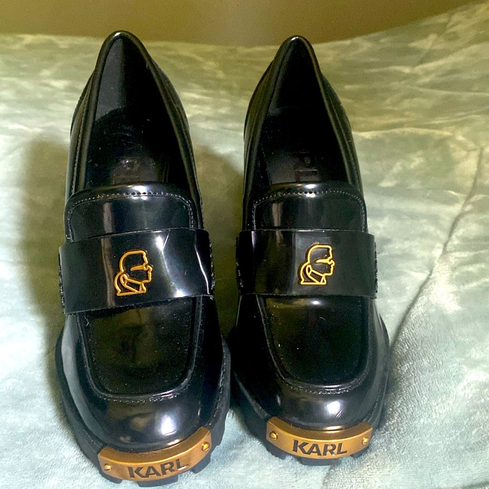 Brand new Karl Lagerfeld Paris Women’s Patent High Heel VIRNA/F24 Oxford Loafer.